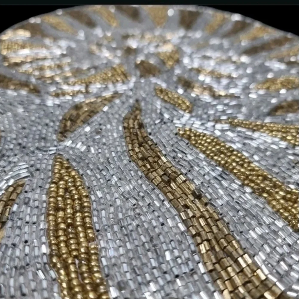 2pc Set Coastal Beaded Placemats Chargers Nautilus Shell Gold Silver Gorgeous - Picture 4 of 7